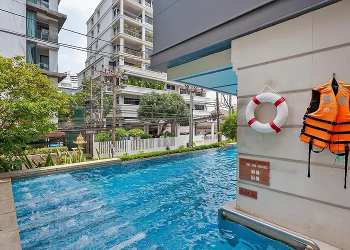 Pet Friendly House Near Bts Pluenjit Holiday home