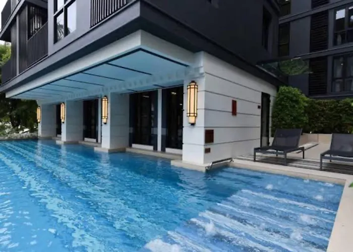 Pet Friendly House Near Bts Pluenjit Bangkok
