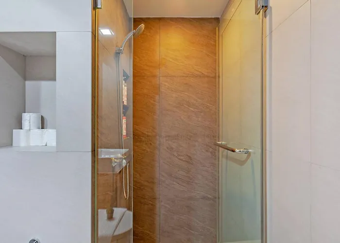 Pet Friendly House Near Bts Pluenjit *