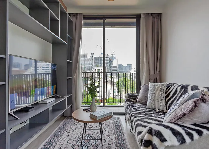 Pet Friendly House Near Bts Pluenjit *