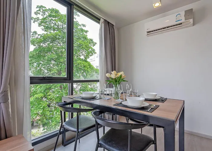 Pet Friendly House Near Bts Pluenjit Holiday home *
