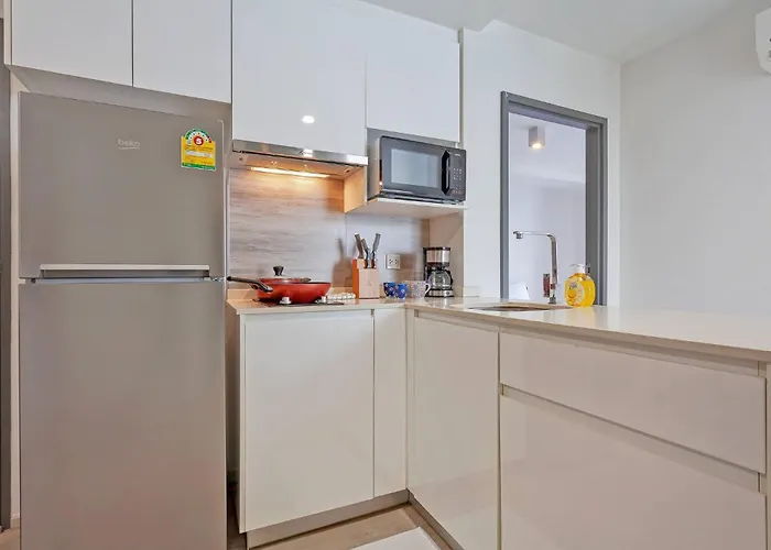 Pet Friendly House Near Bts Pluenjit Holiday home Bangkok