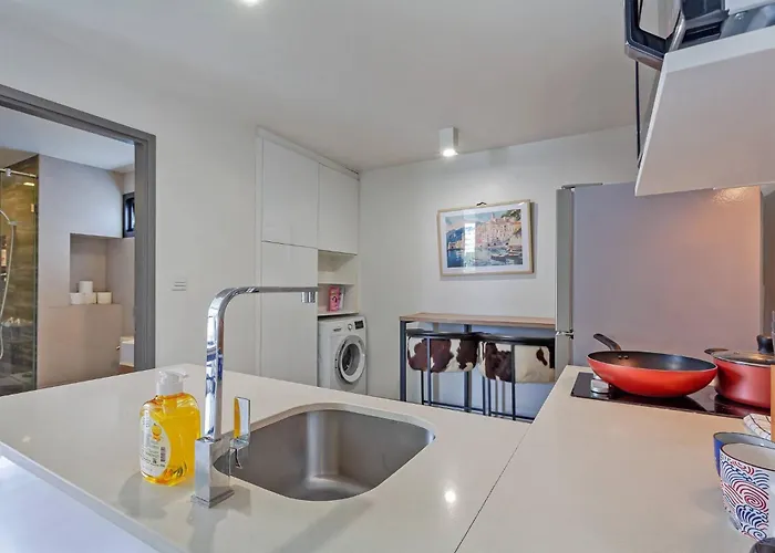 Holiday home Pet Friendly House Near Bts Pluenjit Bangkok