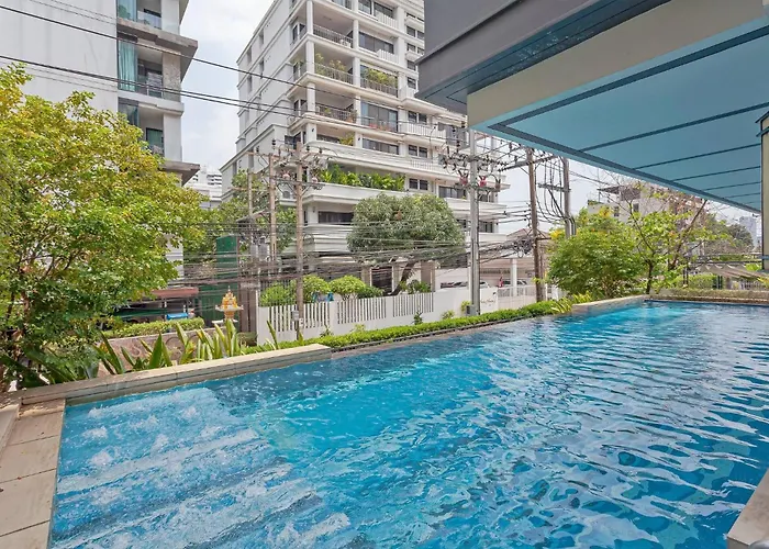 Pet Friendly House Near Bts Pluenjit Bangkok